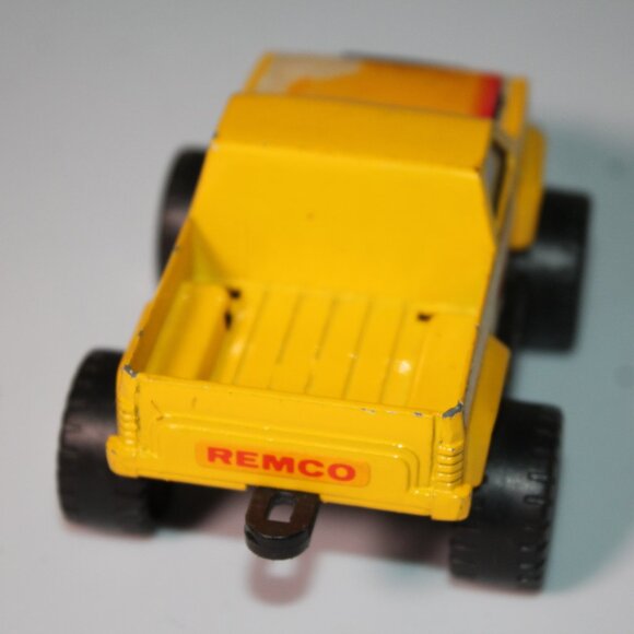 Vintage 1984 Remco Yellow Pickup Toy Truck Diecast Metal 3-5/8" Long *TY - Picture 4 of 5